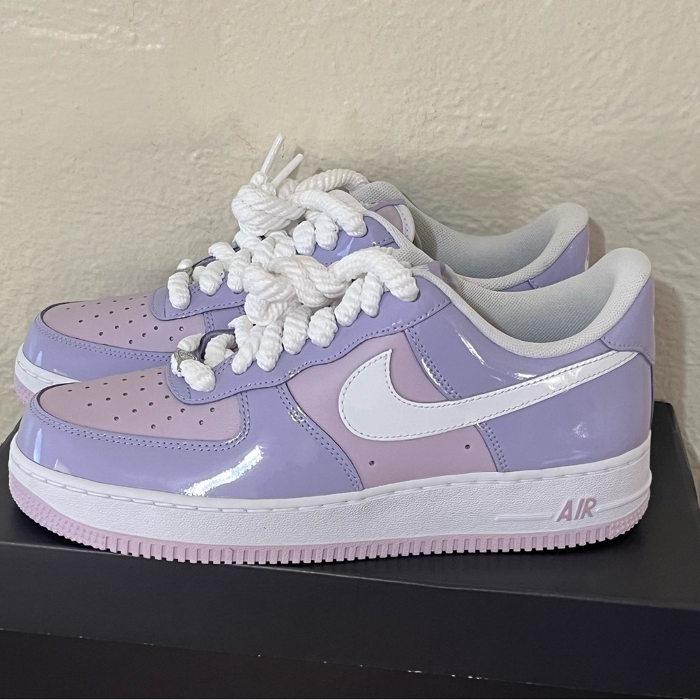 Nike Air Force 1 '07 LV8 in Hydrangeas and White - Picture 9 of 13